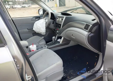 2011 Subaru Forester 2.5X Premium z USA, uszkodzony, nr VIN JF2SHADCXBH768439